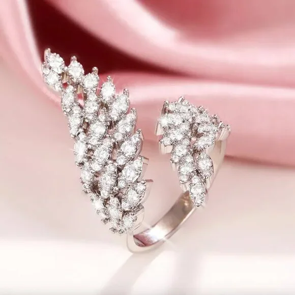 NEW 18k White Gold Diamond Ring Large Statement Wings Ring